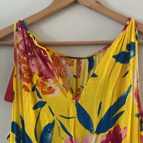 NWT evereve Allison Joy Catalina  MAXI DRESS yellow floral size  M 100% rayon - Picture 9 of 16